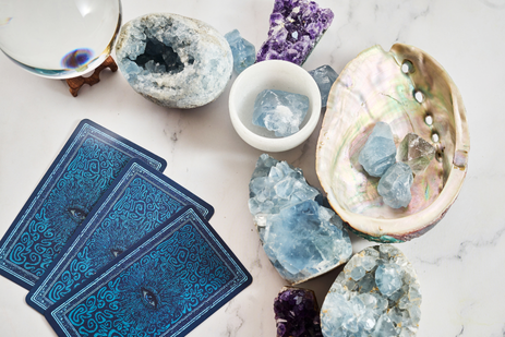 Tarot reading & Crystal healing